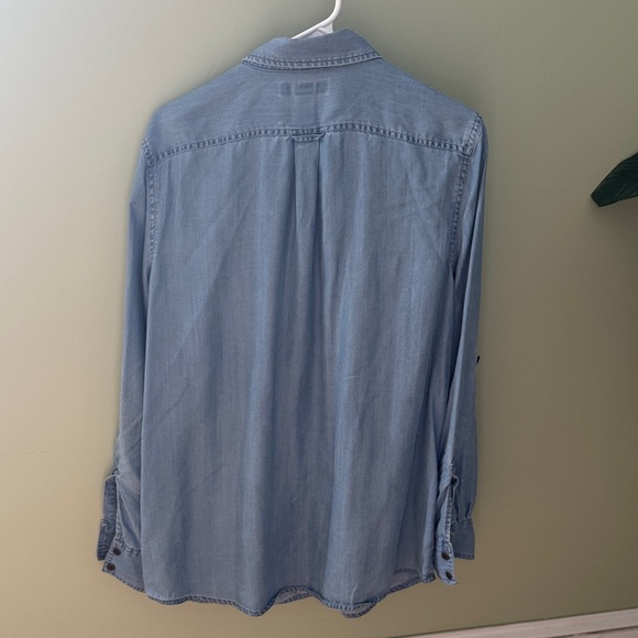 Women’s Banana Republic Boyfriend Light Blue Denim Shirt Size Large - Picture 5 of 6